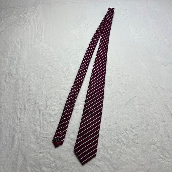Yves Saint Laurent Tie 100% Silk - Picture 3 of 5
